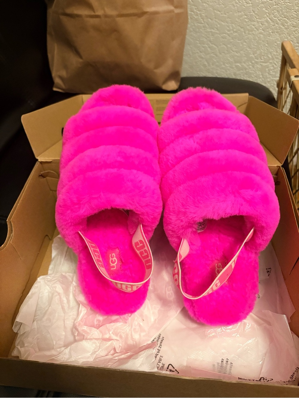UGG Fluff Yeah Slide - Bright Pink Faux Fur